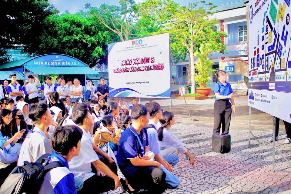 Ngày hội Mit trào đón Tân sinh viên 2026