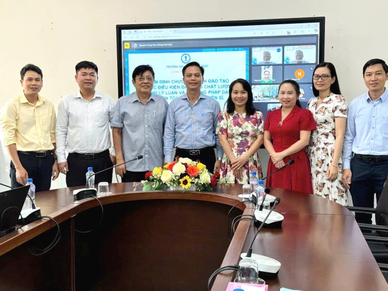 Khoa Sư phạm Toán - Tin nghiệm thu thành công 02 chương trình đào tạo sau đại học 20251910588771